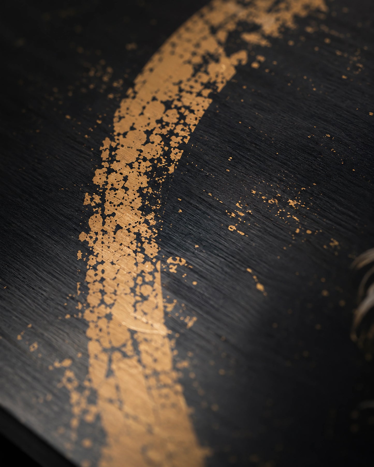 Brushed aluminium texture with fractured gold detailing